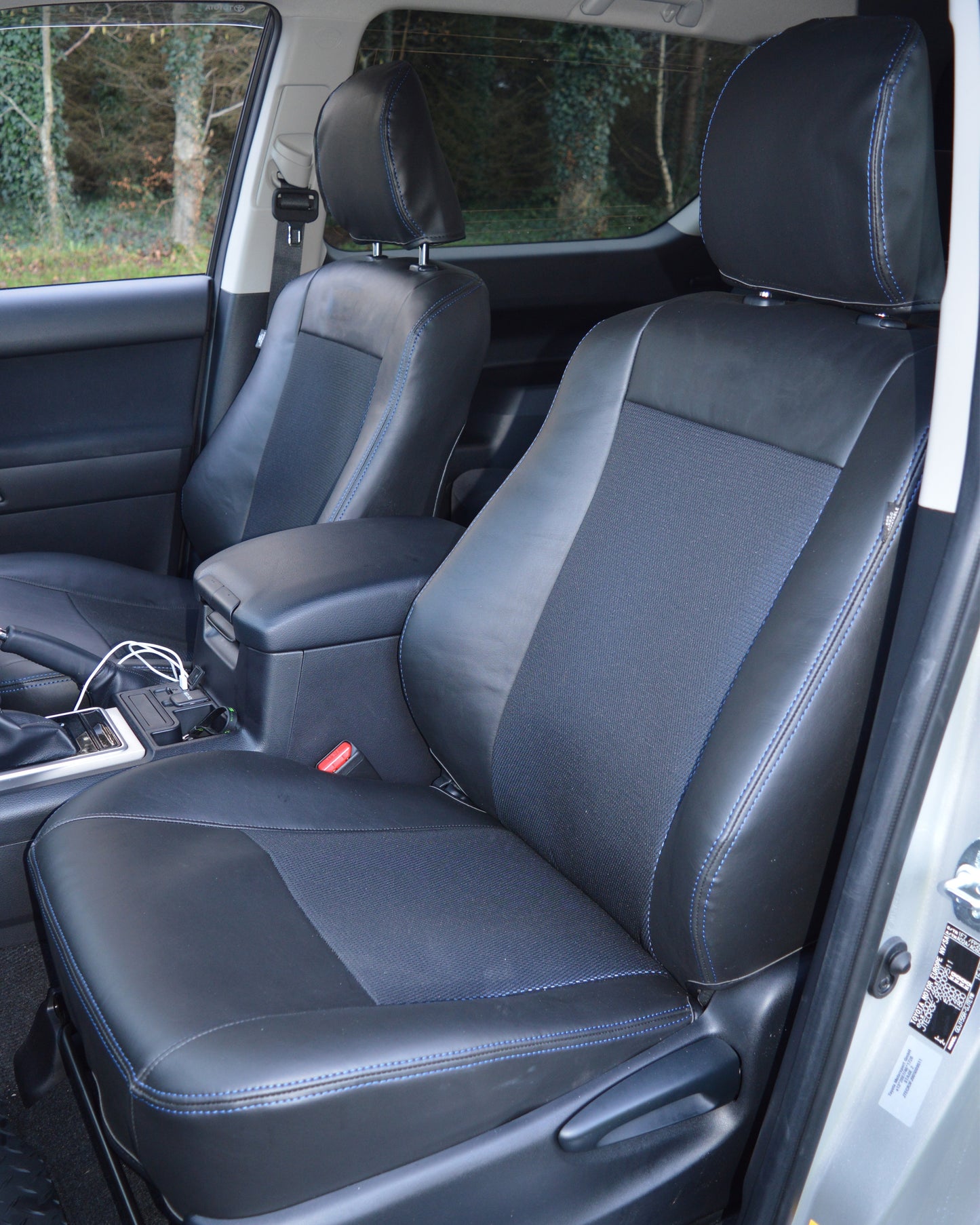 Toyota Land Cruiser J200 Tailored Front Seat Covers | Black Leatherette & Laser Blue Fabric
