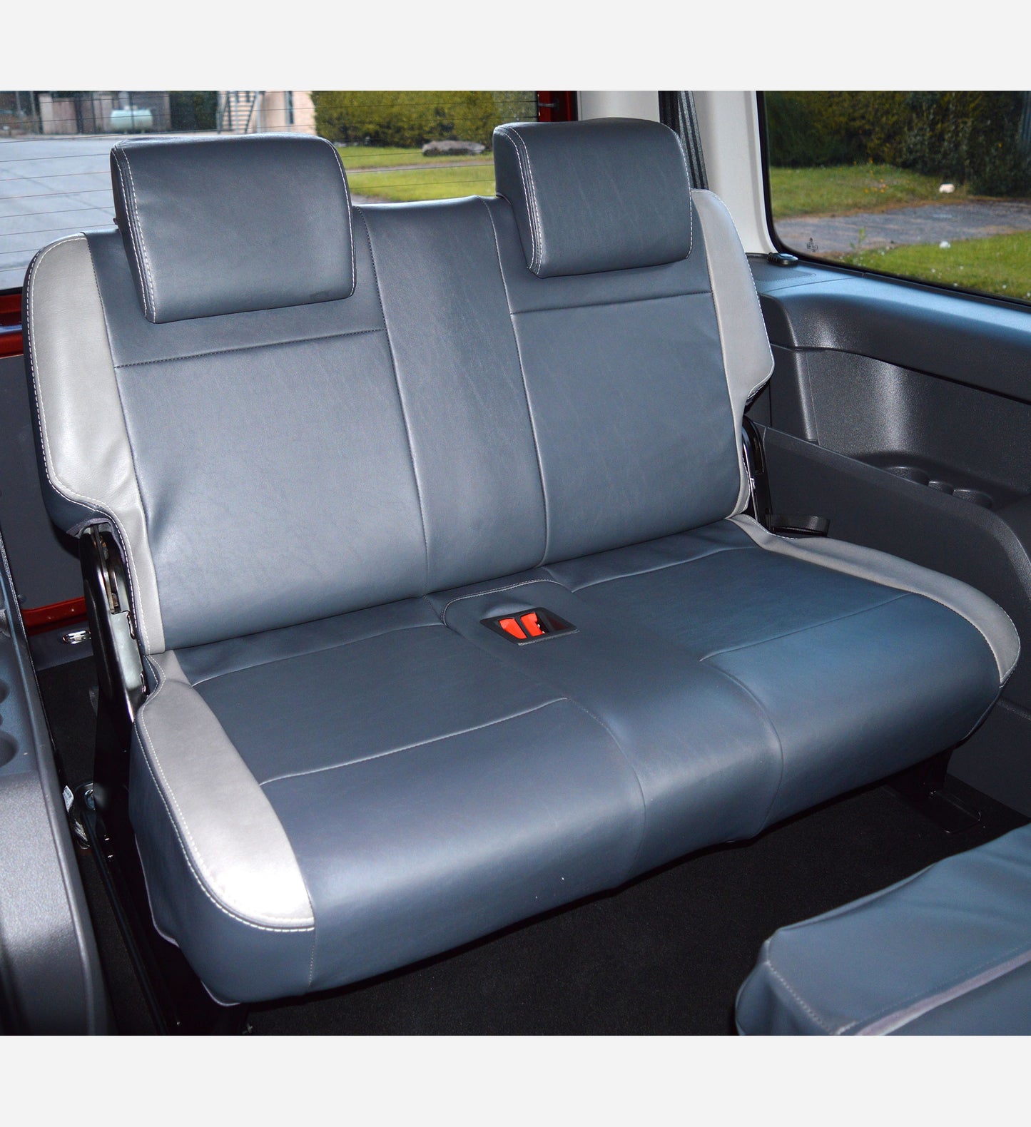 Volkswagen Caddy Maxi Life 7 Seater Seat Covers | Pewter & Bolognia Leatherette with VW Logos