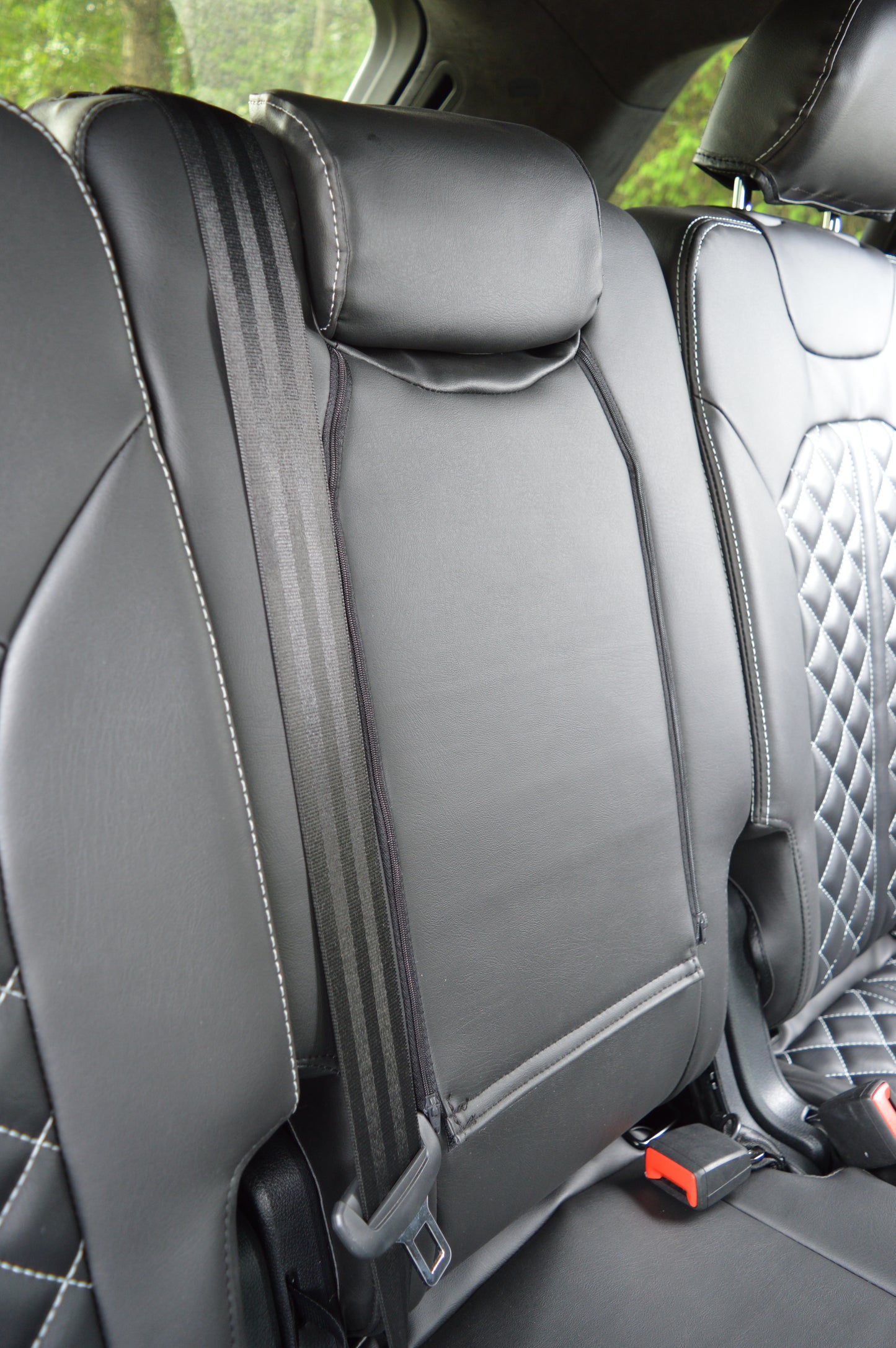 Audi Q7 4M Seat Covers (2015–2026) | Black Leatherette & Silver Diamond Stitching | Custom Made to Order