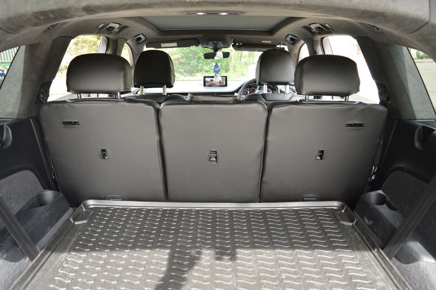 Audi Q7 4M Seat Covers (2015–2026) | Black Leatherette & Silver Diamond Stitching | Custom Made to Order