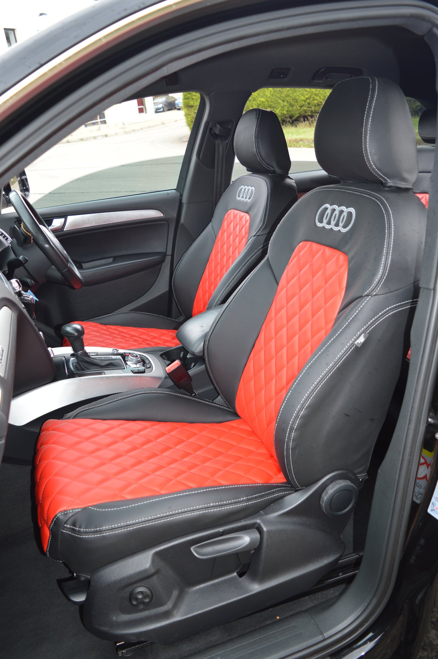 Audi Q5 8R Seat Covers (2008–2016) | Black & Argenta Red Leatherette Diamond Stitching | Custom Made to Order