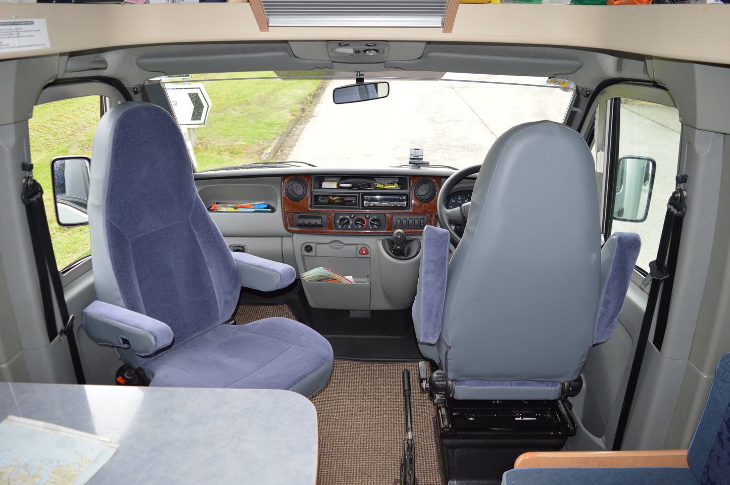 Burnster Renault (Aguti Milan Seat)
