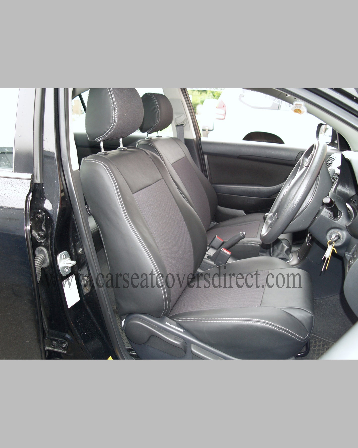 Toyota Avensis Leatherette seat covers
