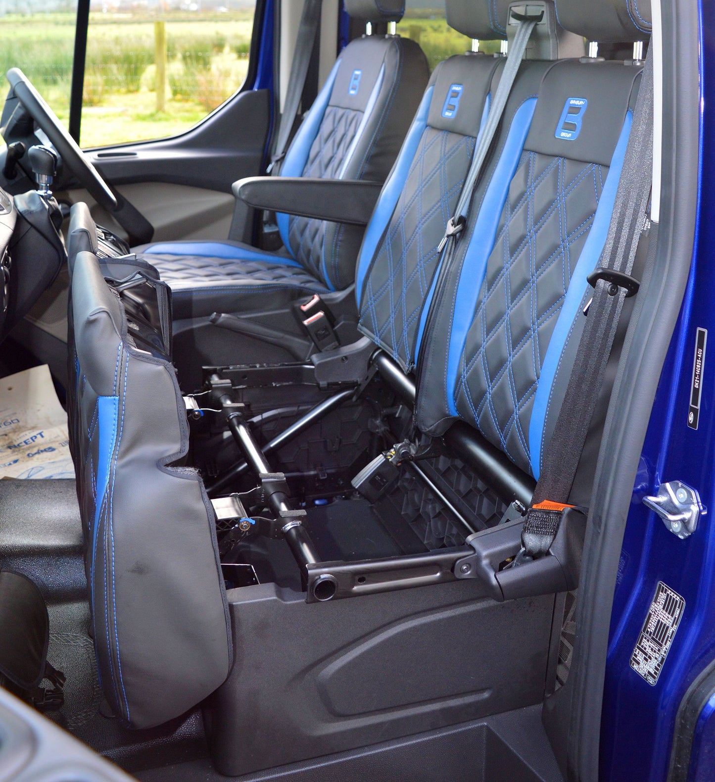 Ford Transit - Diamond Quilting Blue Stitching