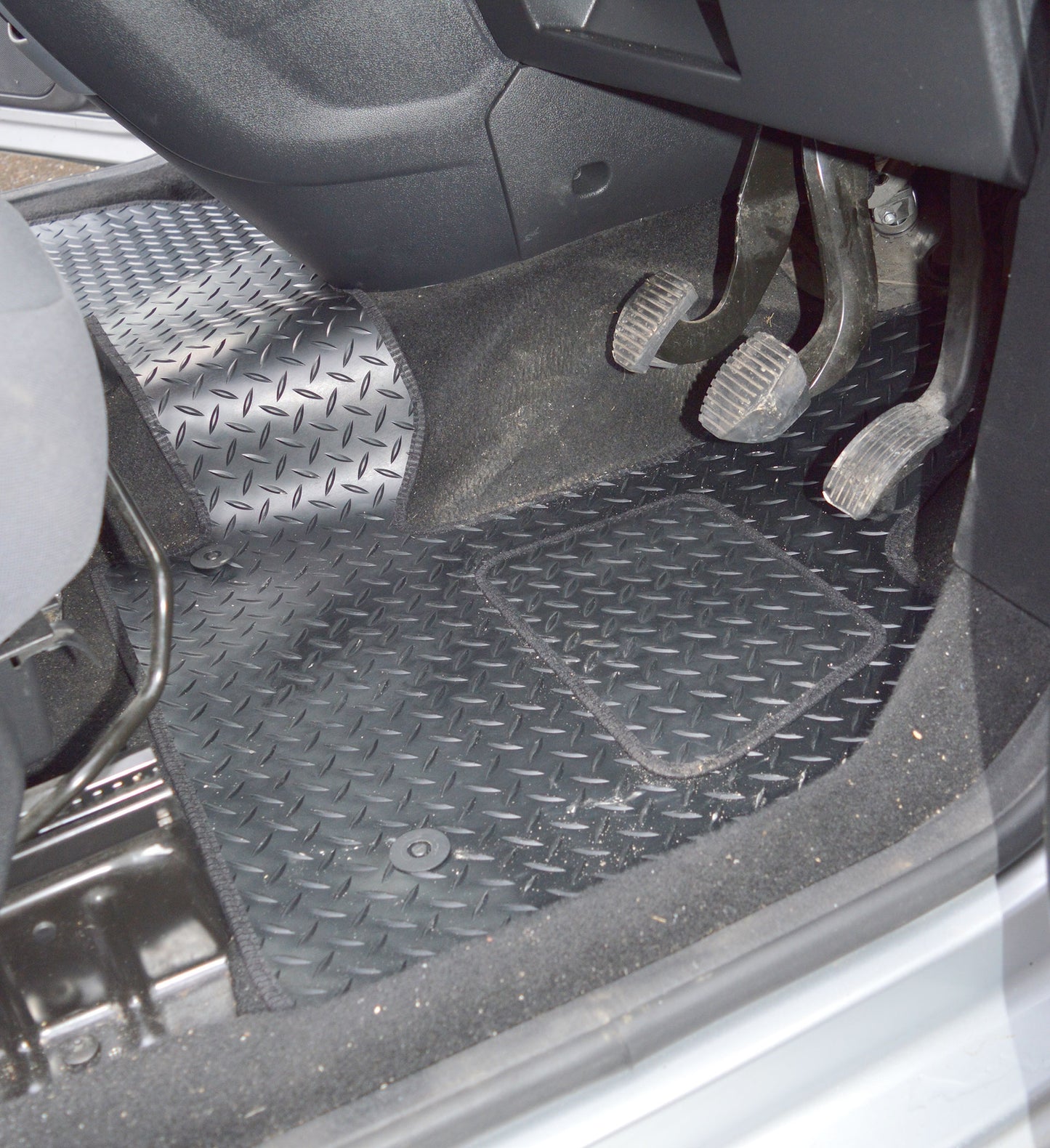 Peugeot Partner 1 Piece Heavy Duty Tough Rubber Floor Mat. (2008-Present)