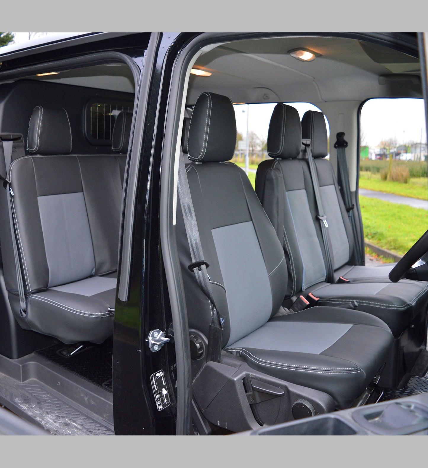Ford Transit Crew Cab - Black & Dark Grey