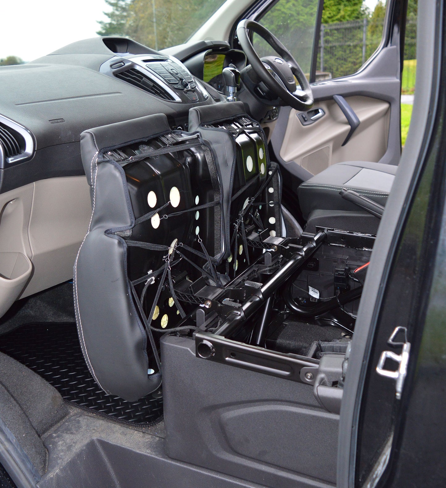 Ford Transit Crew Cab - Black & Dark Grey