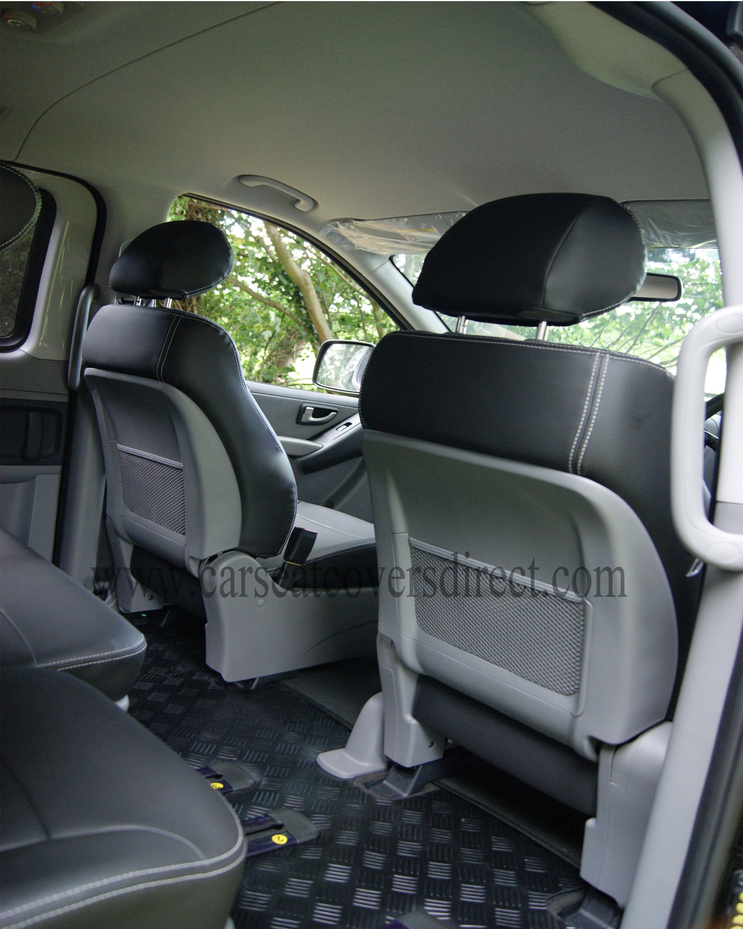 Hyundai i800 Leatherette Tailored Car Seat Covers for 8 Seats.