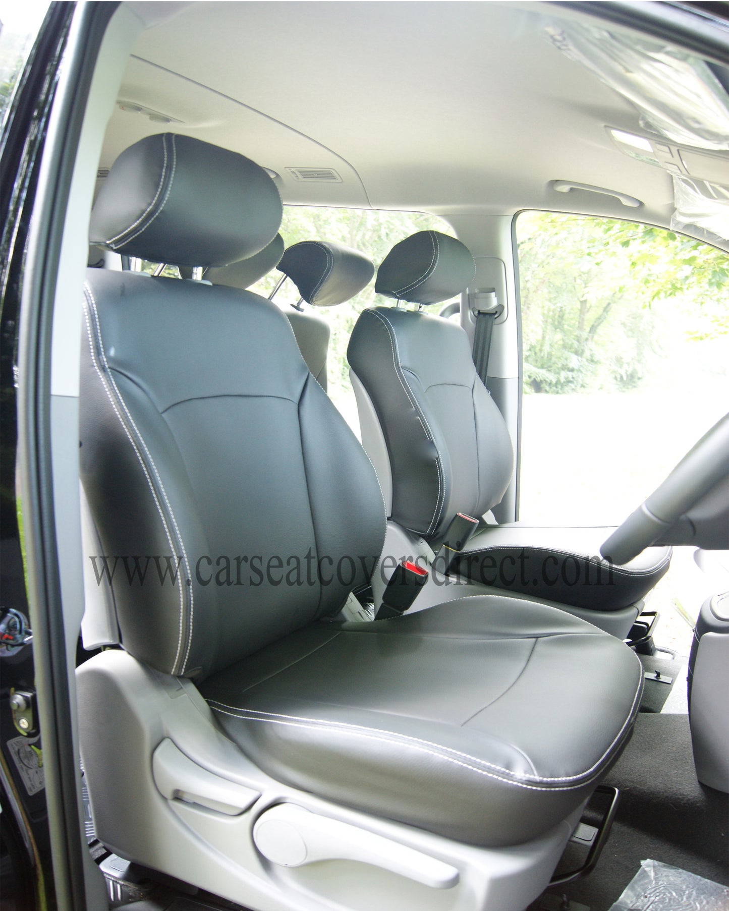 Hyundai i800 Leatherette Tailored Car Seat Covers for 8 Seats.