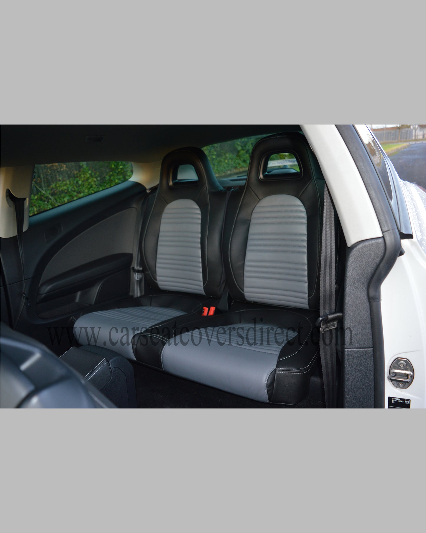 Volkswagen VW Scirocco Seat Covers - Black with Grey Centres