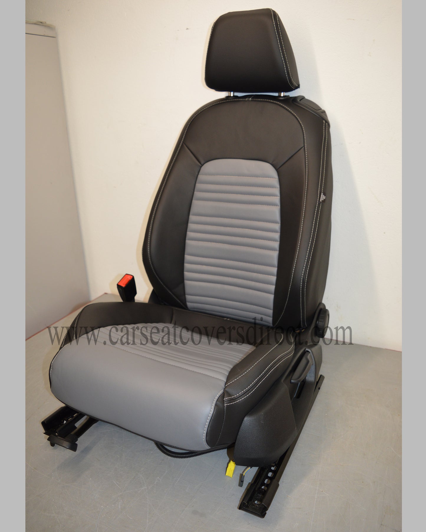 Volkswagen VW Scirocco Seat Covers - Black with Grey Centres