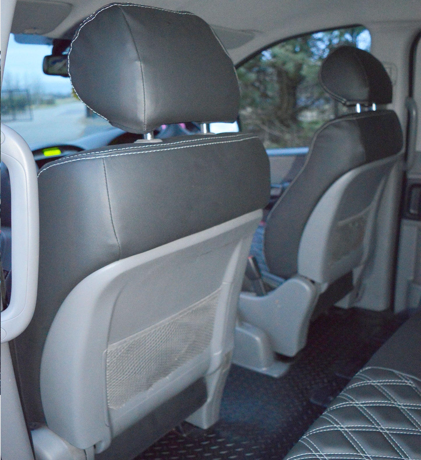 Hyundai - i800 Tailored Seat Covers.