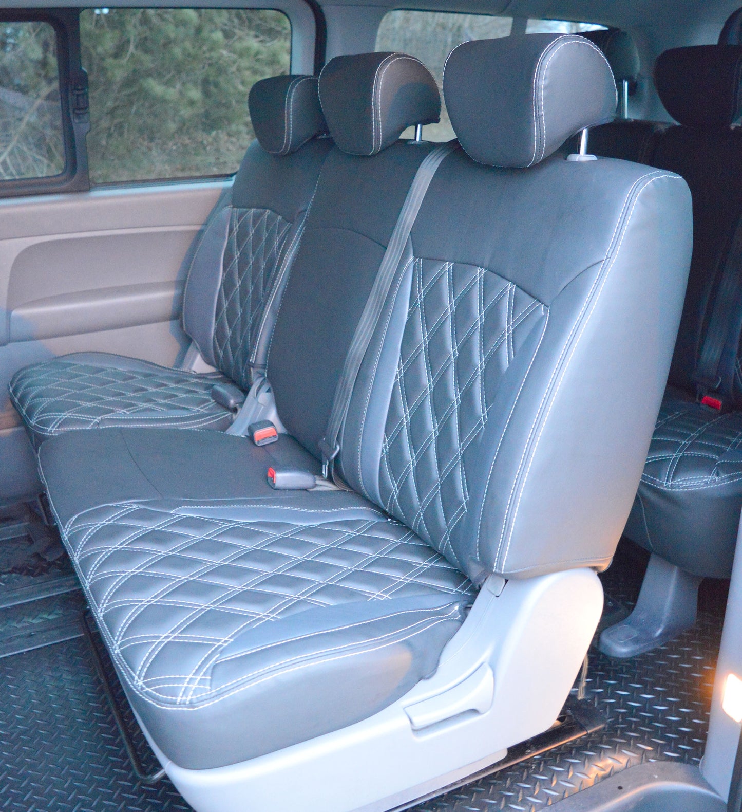 Hyundai - i800 Tailored Seat Covers.