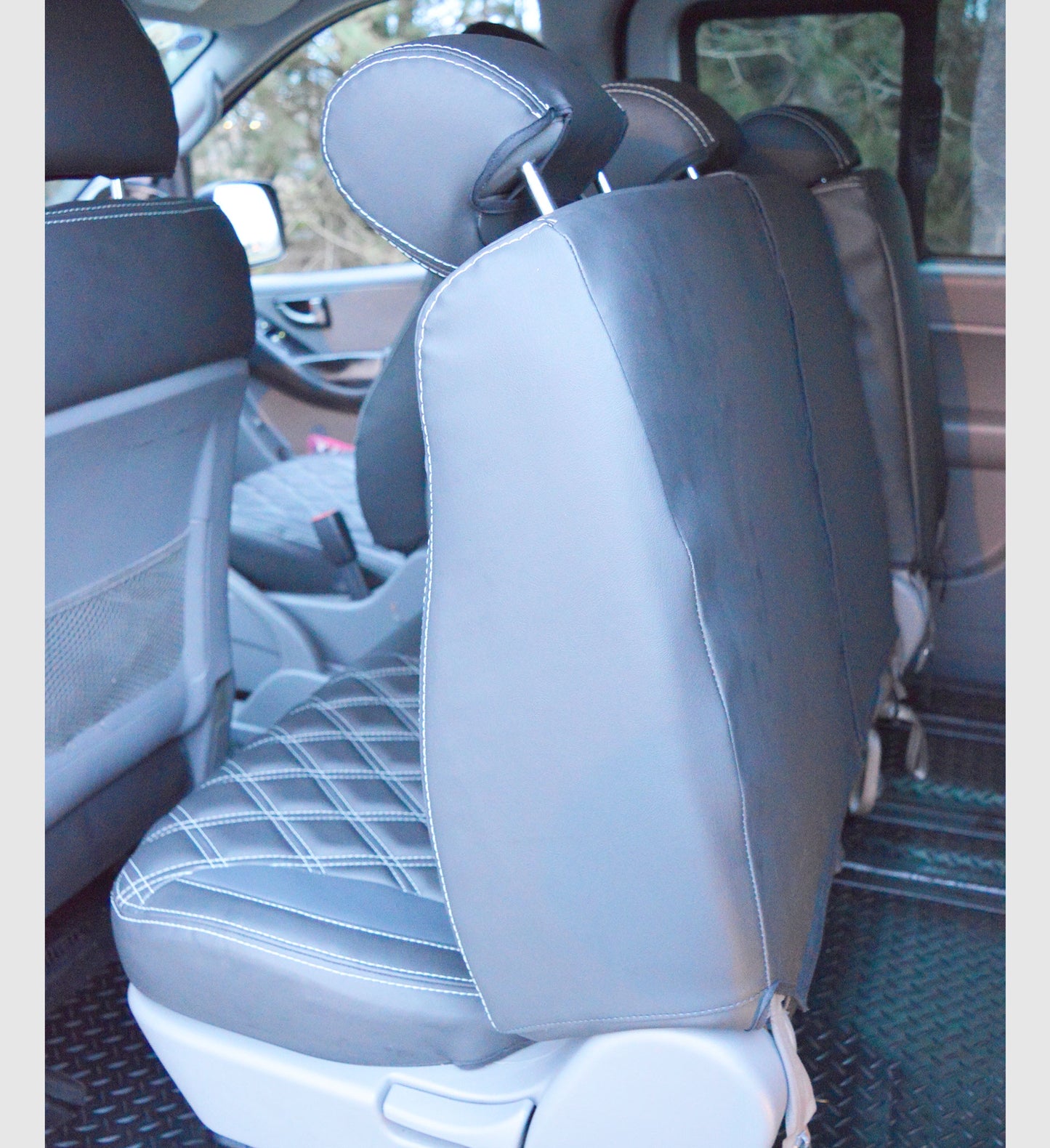 Hyundai - i800 Tailored Seat Covers.