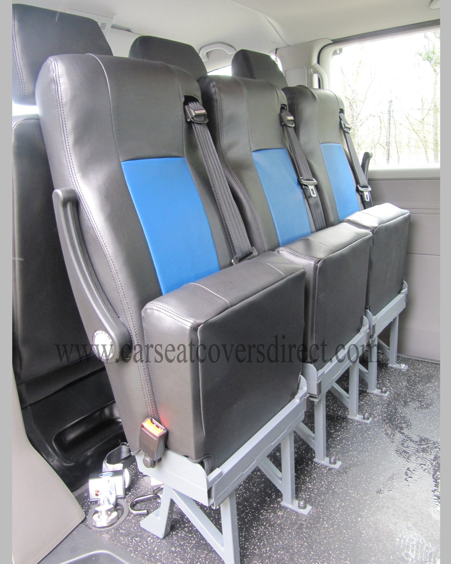Volkswagen Transporter T5 9 Seater Black & Blue