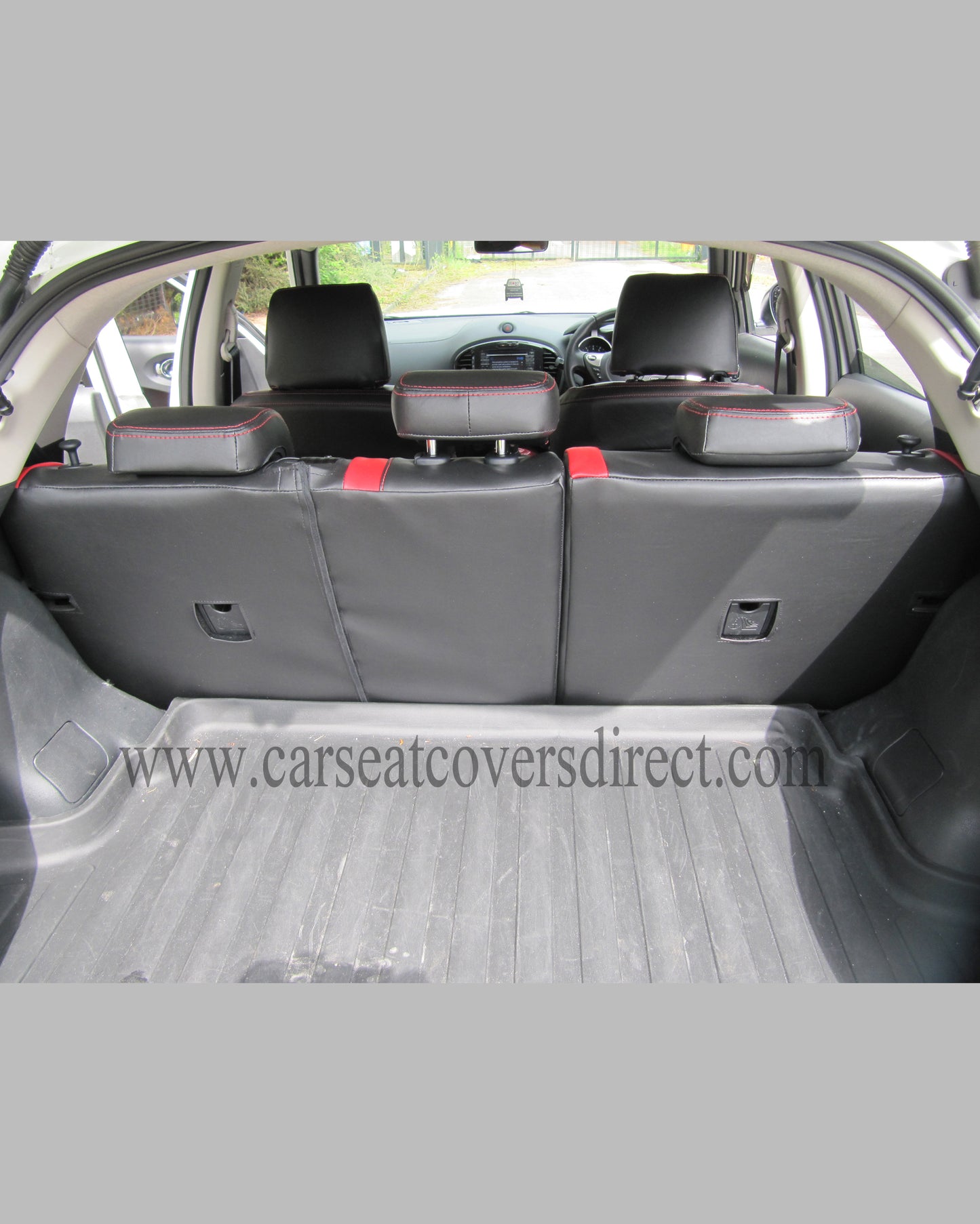 Nissan JUKE Black and Red Seat Covers