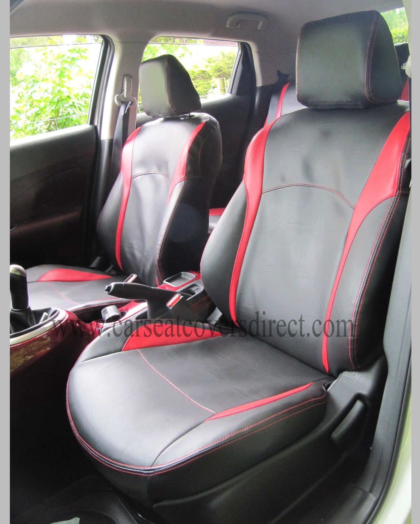 Nissan JUKE Black and Red Seat Covers
