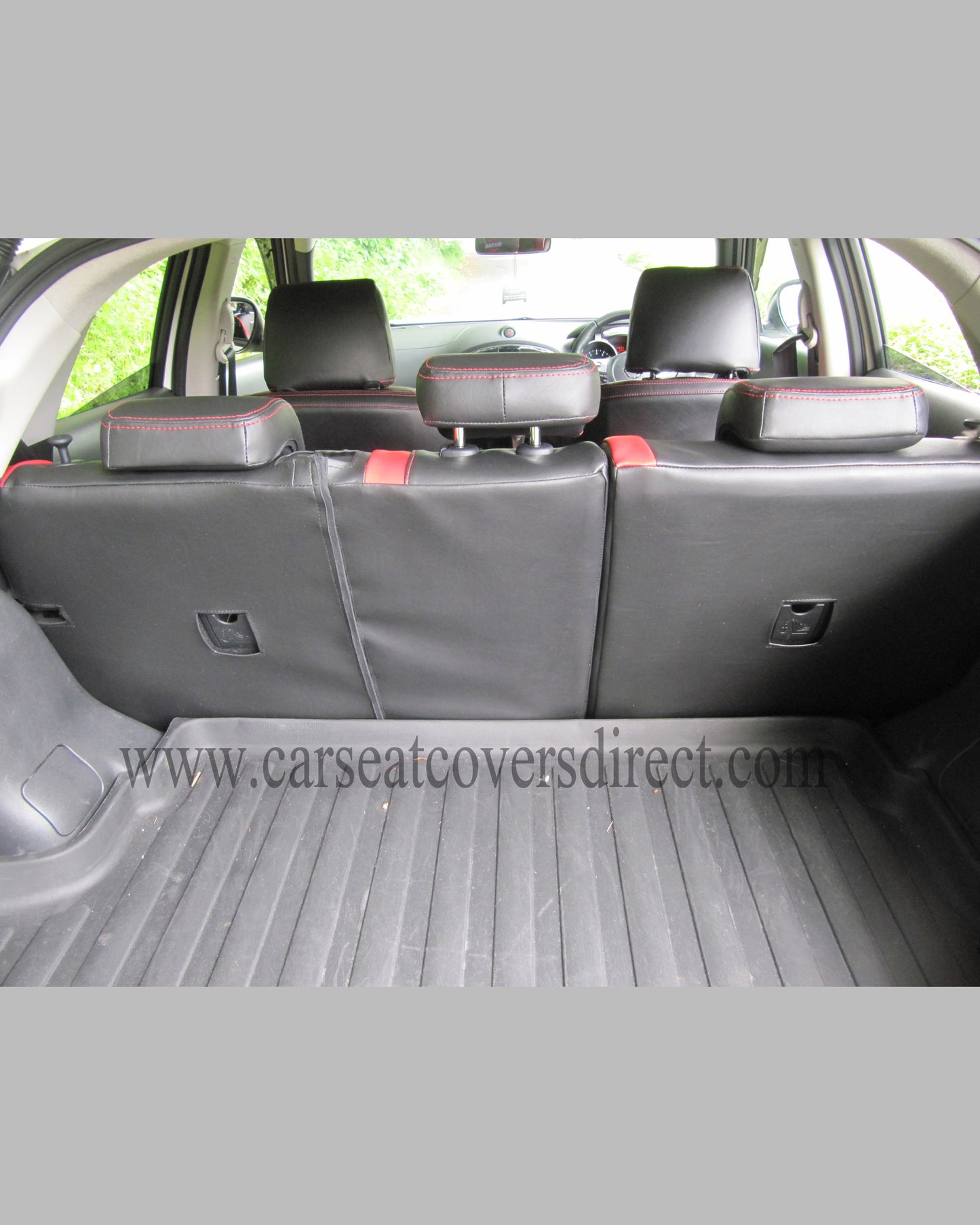Nissan JUKE Black and Red Seat Covers