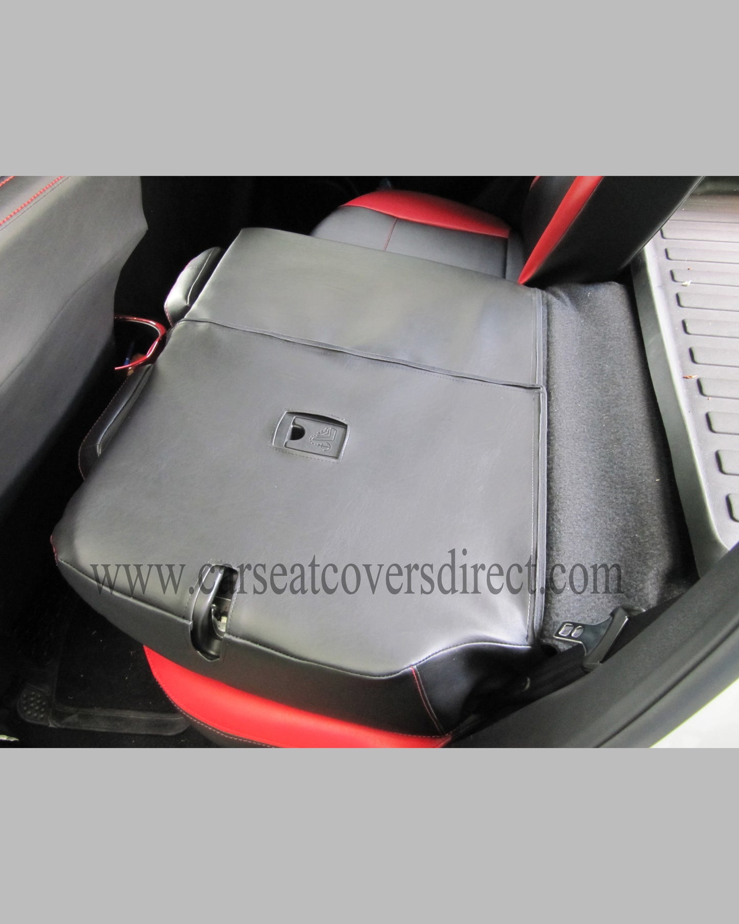 Nissan JUKE Black and Red Seat Covers