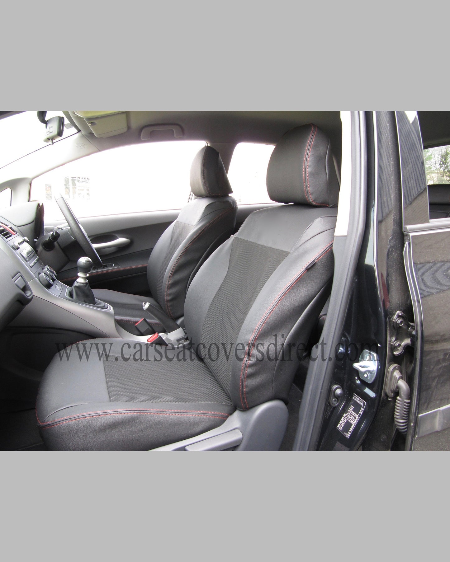 TOYOTA AURIS 1st Gen black seat covers