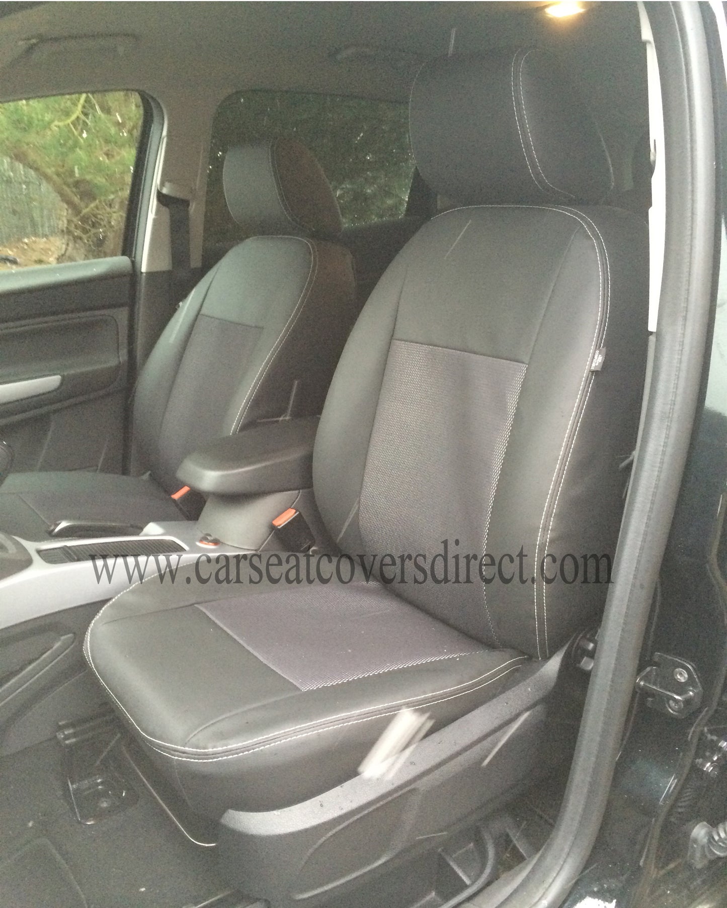 Ford Kuga Seat Covers - Black with Cloth Centres (1st Gen 2008 - 2012)
