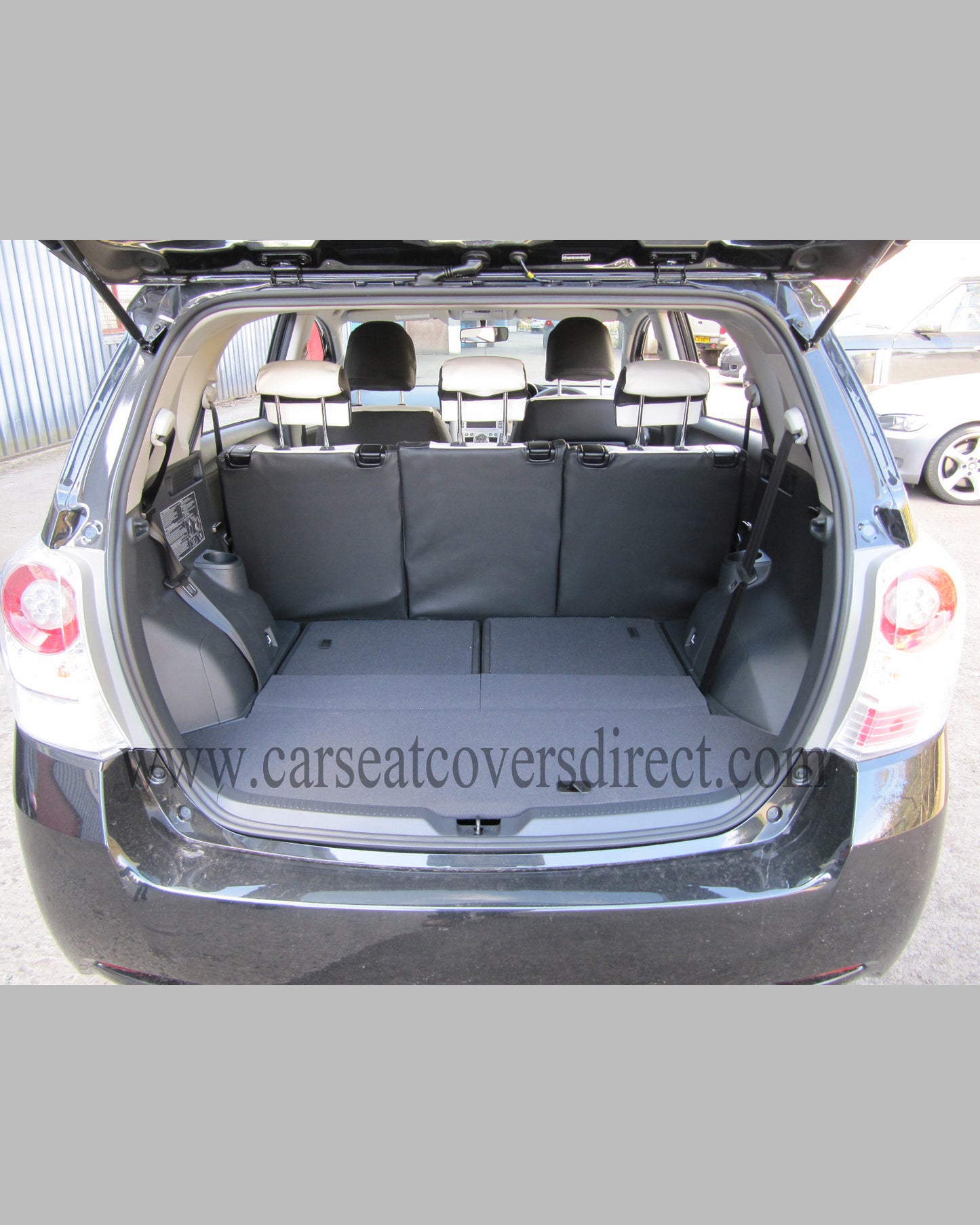 TOYOTA COROLLA VERSO x 5 seats