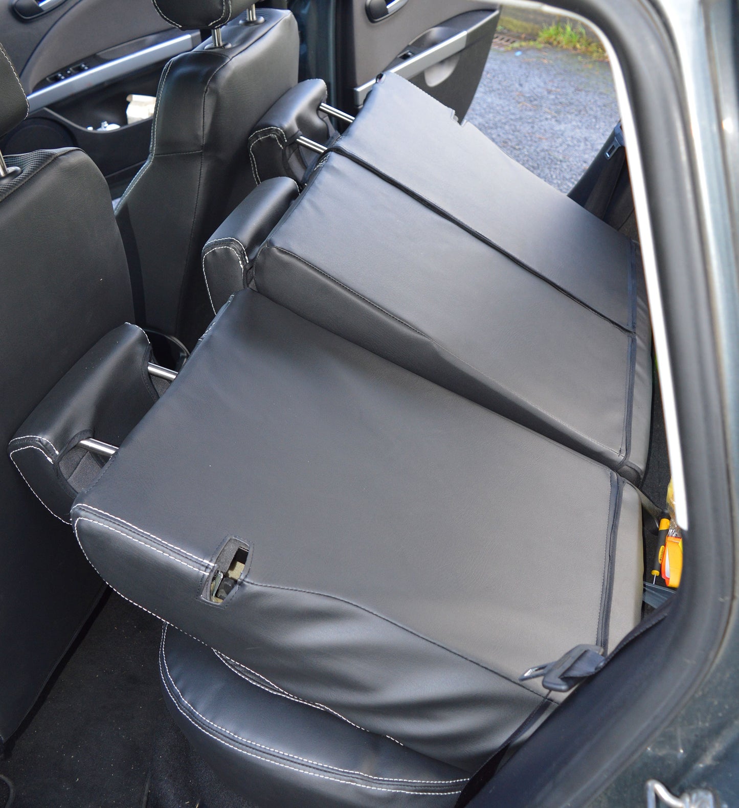 Seat Leon MK2 Tailored Leather Look Diamond Quilted Seat Covers (2005 - 2012)