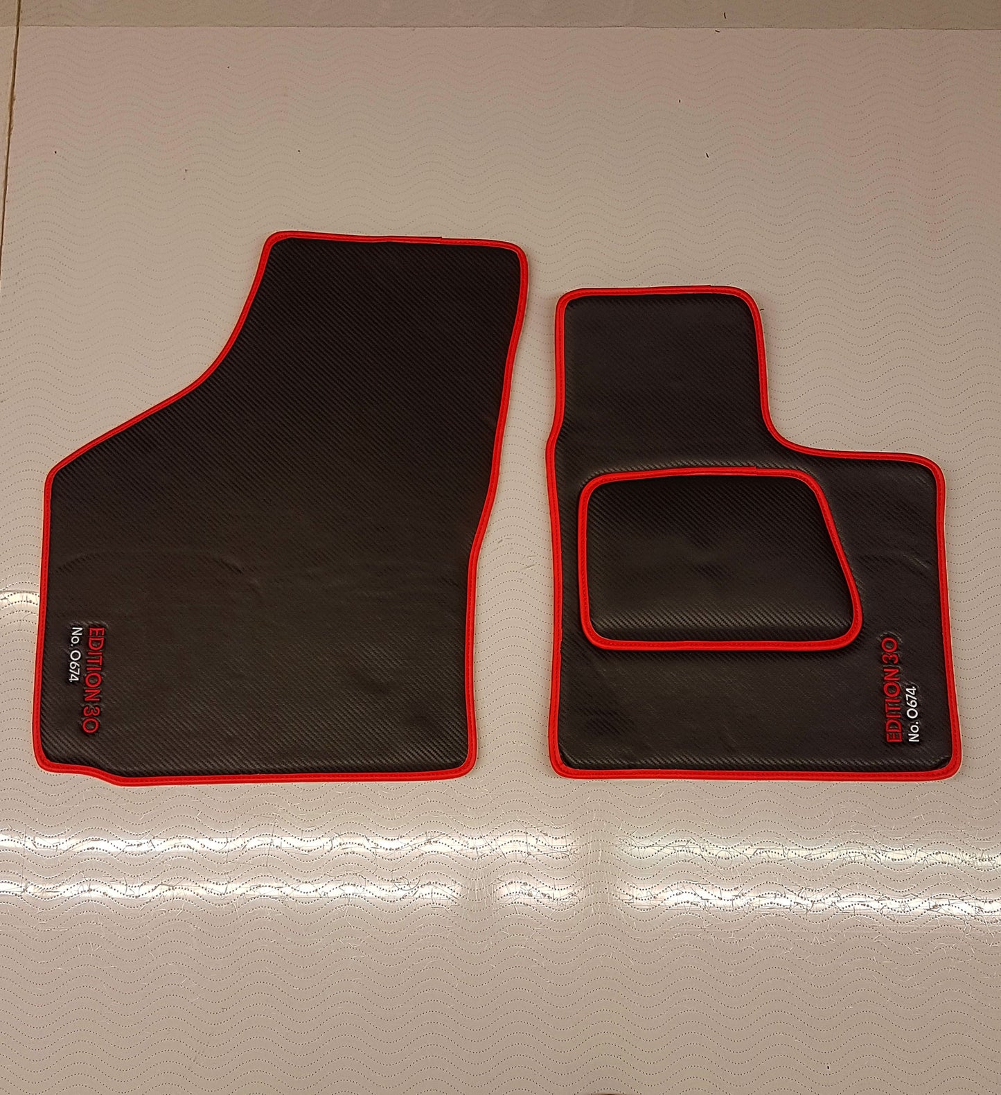 Volkswagen VW Golf MK5 / MK6 Bespoke Car Mats - Carbon Leatherette