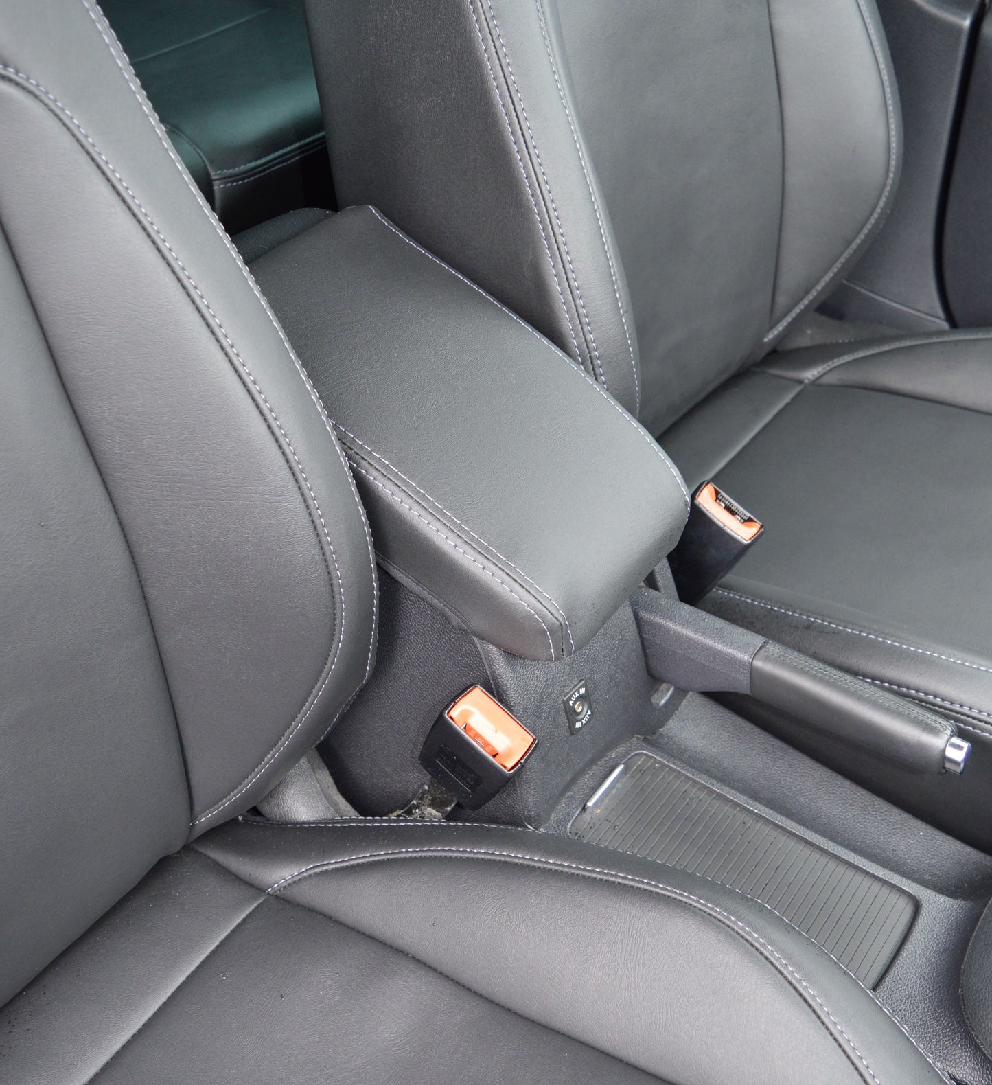 Volkswagen Golf MK6 Black Foam Backed