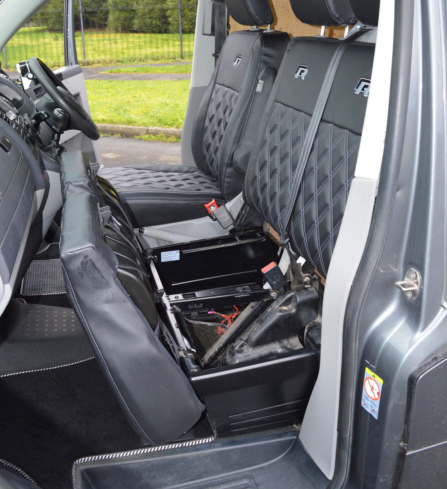 Volkswagen Transporter T5 R Line - Black & Carbon Diamond Quilting