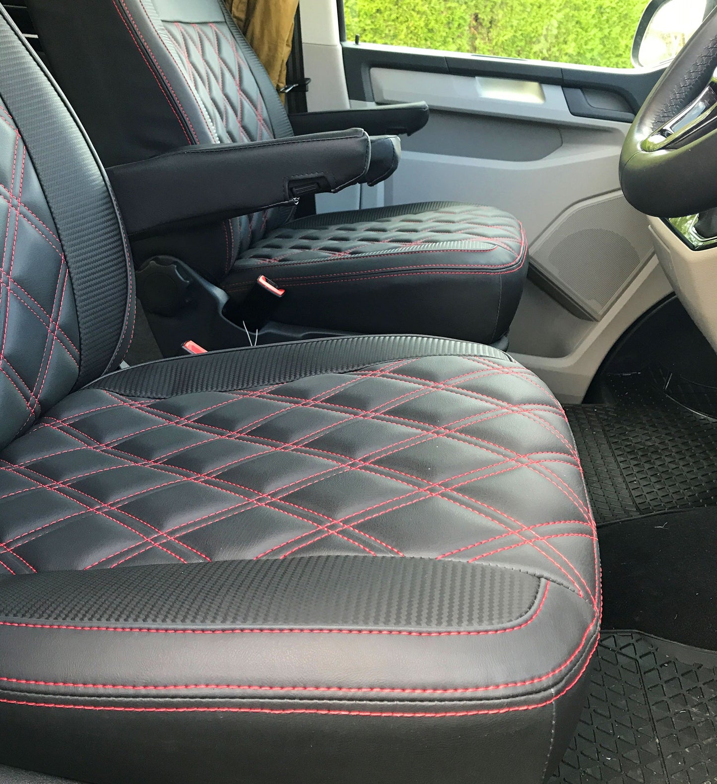 Volkswagen Transporter T5 R Line - Black & Carbon Diamond (CAPTAIN SeatS)