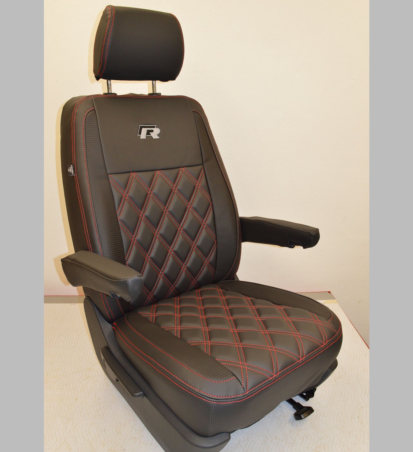 Volkswagen Transporter T5 R Line - Black & Carbon Diamond (CAPTAIN SeatS)