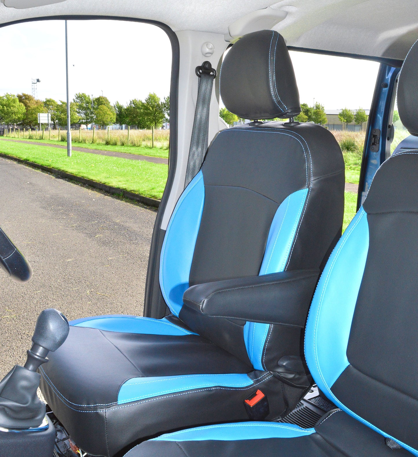 Renault Trafic Crew / Double Cab Tailored Waterproof Van Seat Covers - Black & Light Blue
