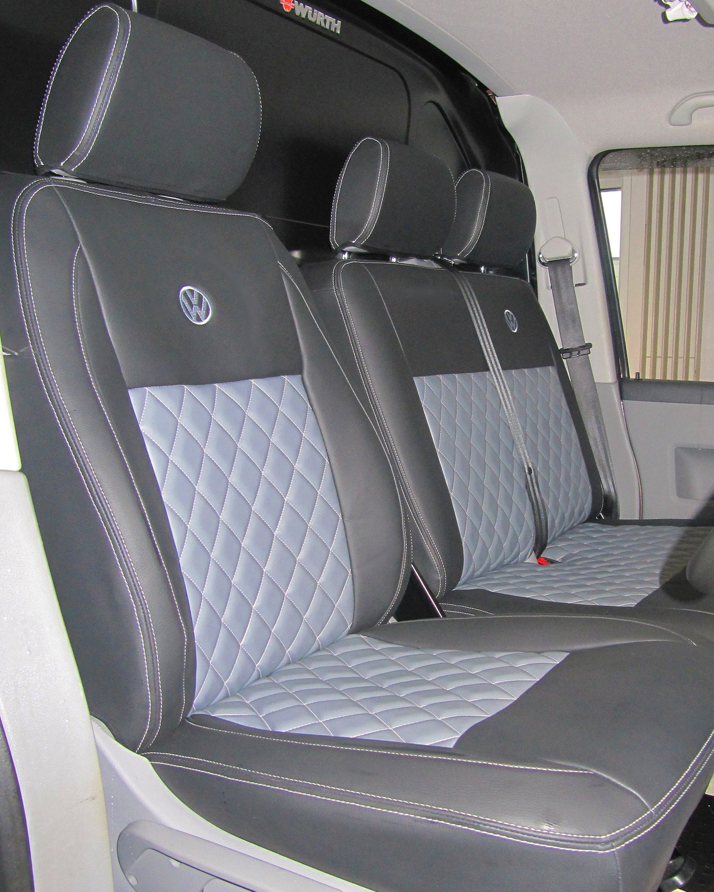 Volkswagen Transporter T5 - Black & Forli Centres