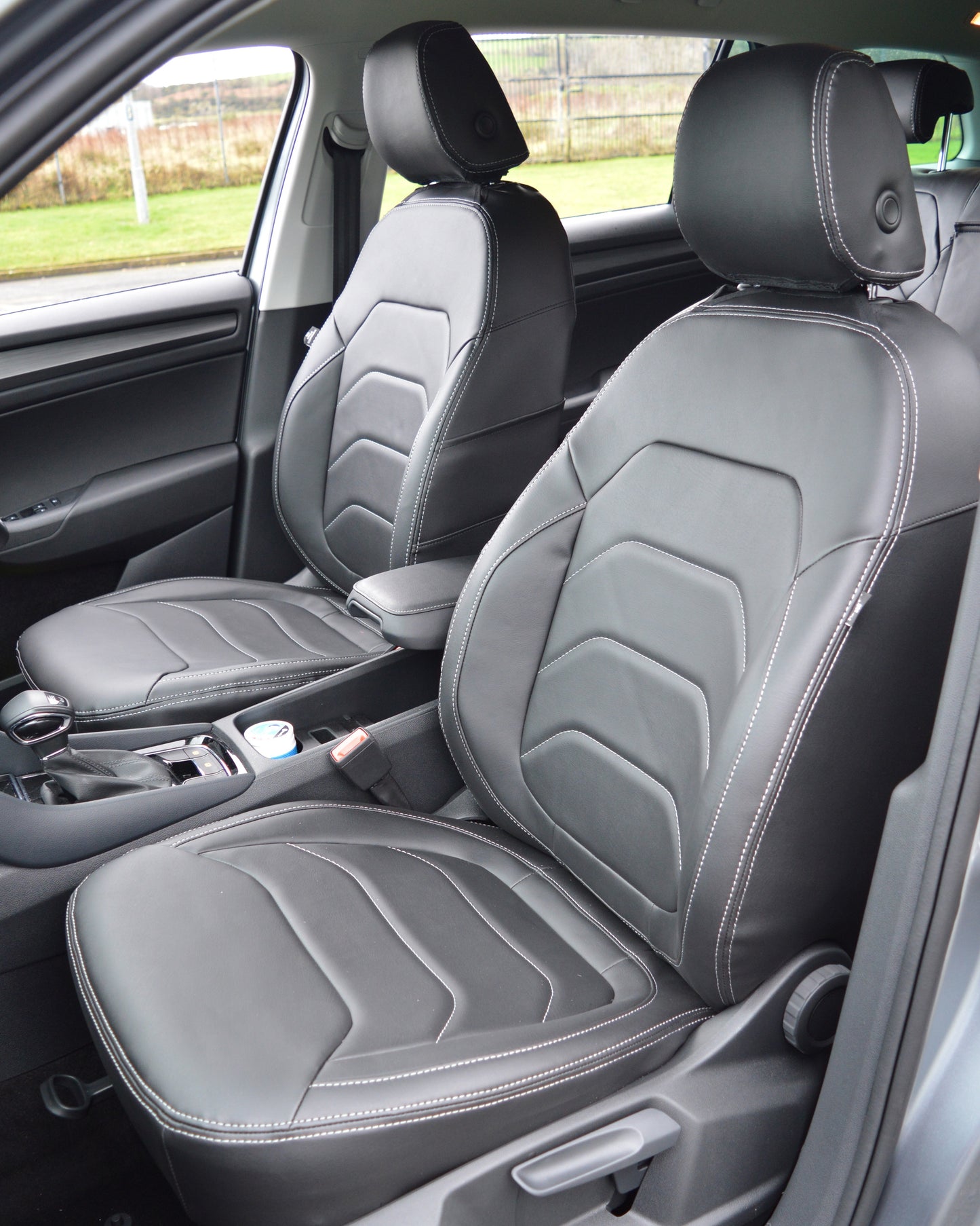 Skoda Kodiaq Black Leatherette & Silver Stitching (7 Seat With Pockets)