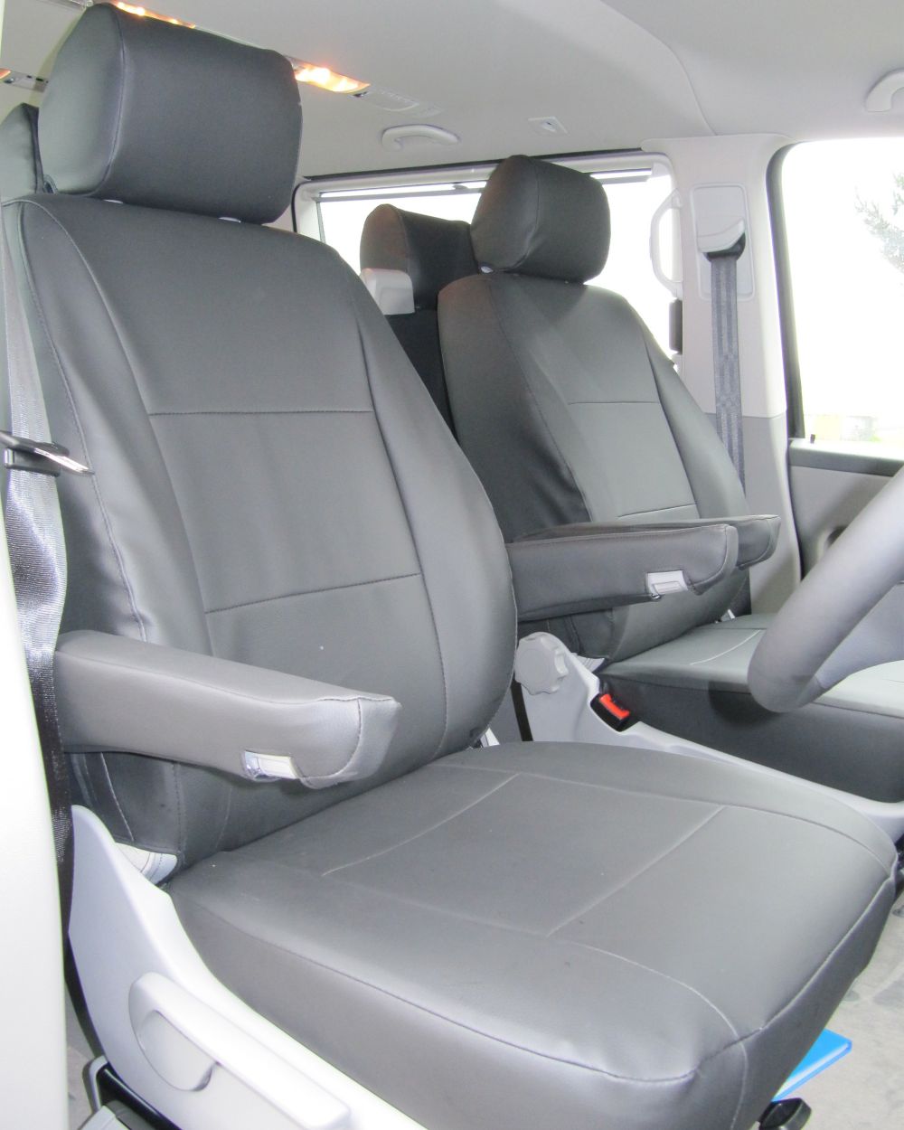 SEAT Leon Seat Covers - Black with Cloth Centres